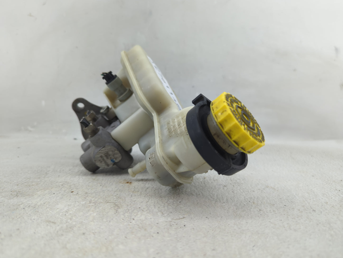 Jeep Compass Brake Master Cylinder 1278114 - Oemusedautoparts1.com