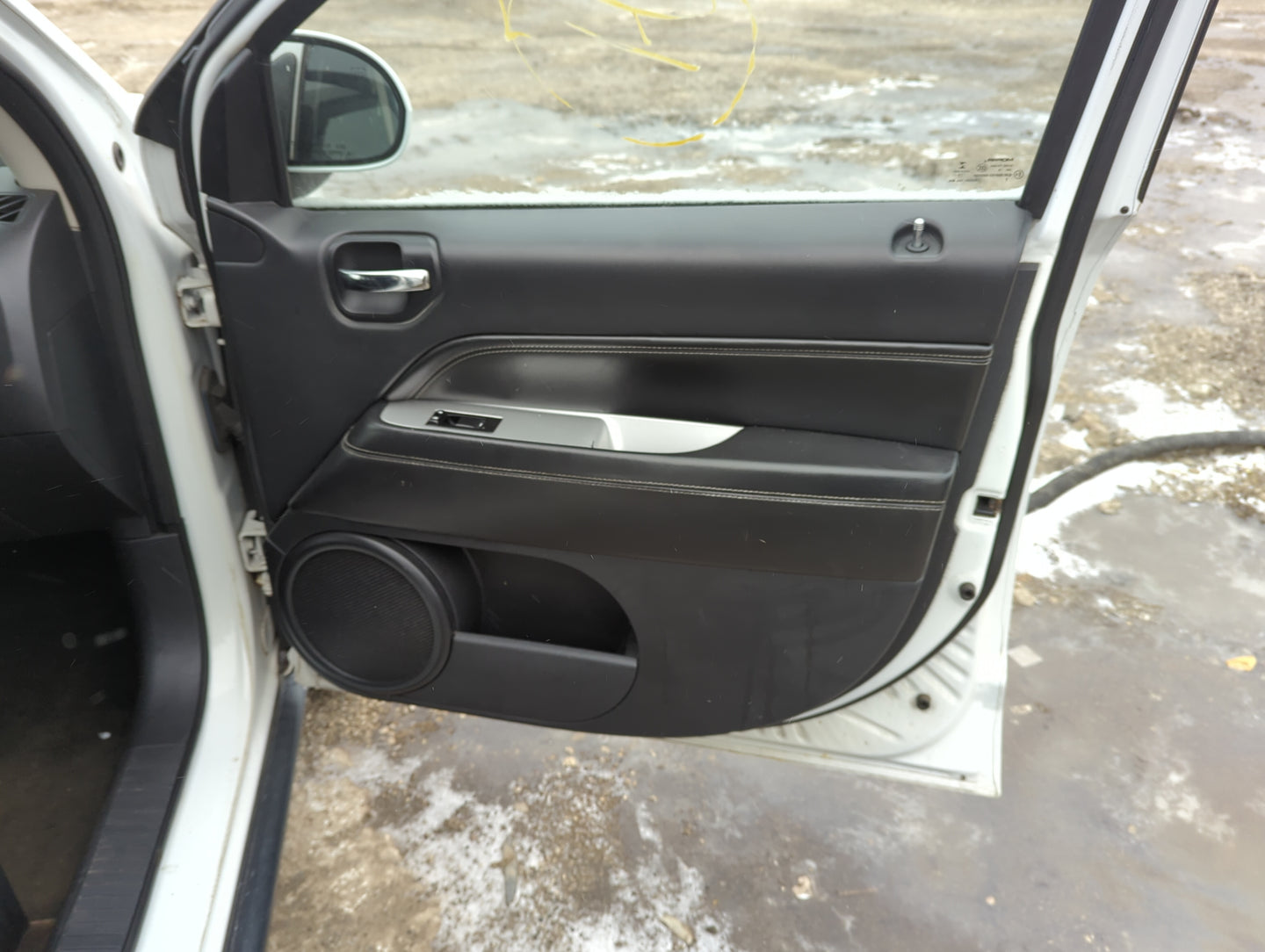 2016 Jeep Compass Front Right Passenger Interior Door Panel Trim 1281076 - Oemusedautoparts1.com