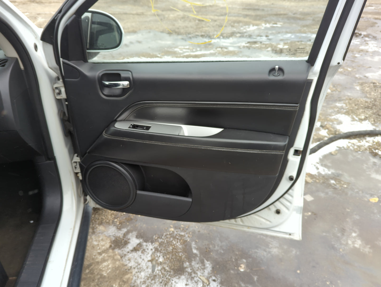 2016 Jeep Compass Front Right Passenger Interior Door Panel Trim 1281076 - Oemusedautoparts1.com