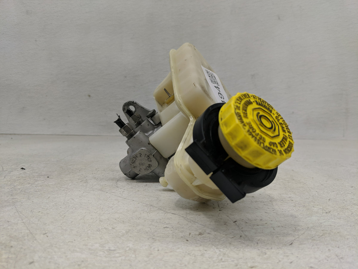 Jeep Compass Brake Master Cylinder 1302494 - Oemusedautoparts1.com