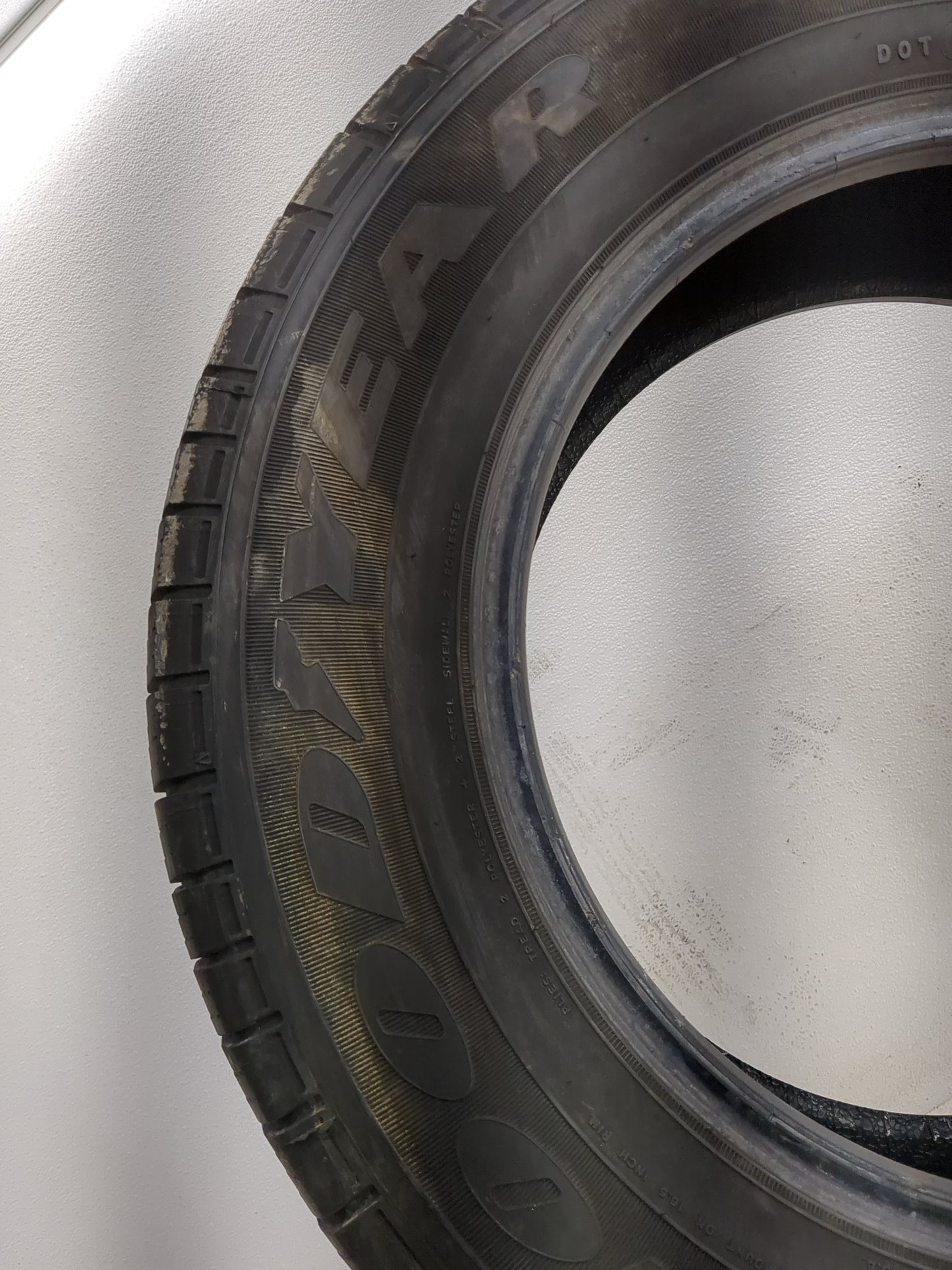 Used Tire 205/70R16 GOODYEAR EAGLE 96T - Tread Depth 9/32 - Oemusedautoparts1.com