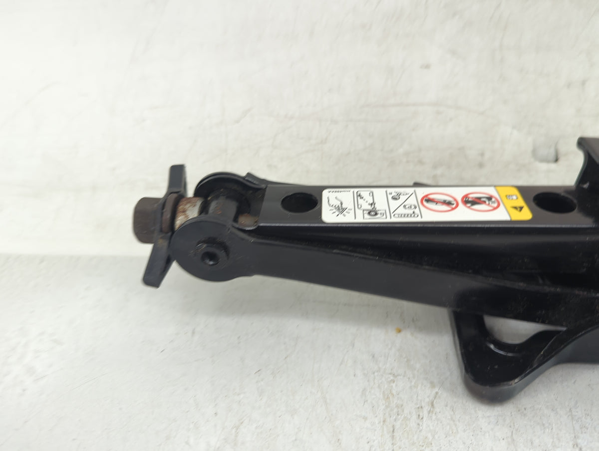 2016 Jeep Compass Spare Scissor Car Jack 1416027 - Oemusedautoparts1.com