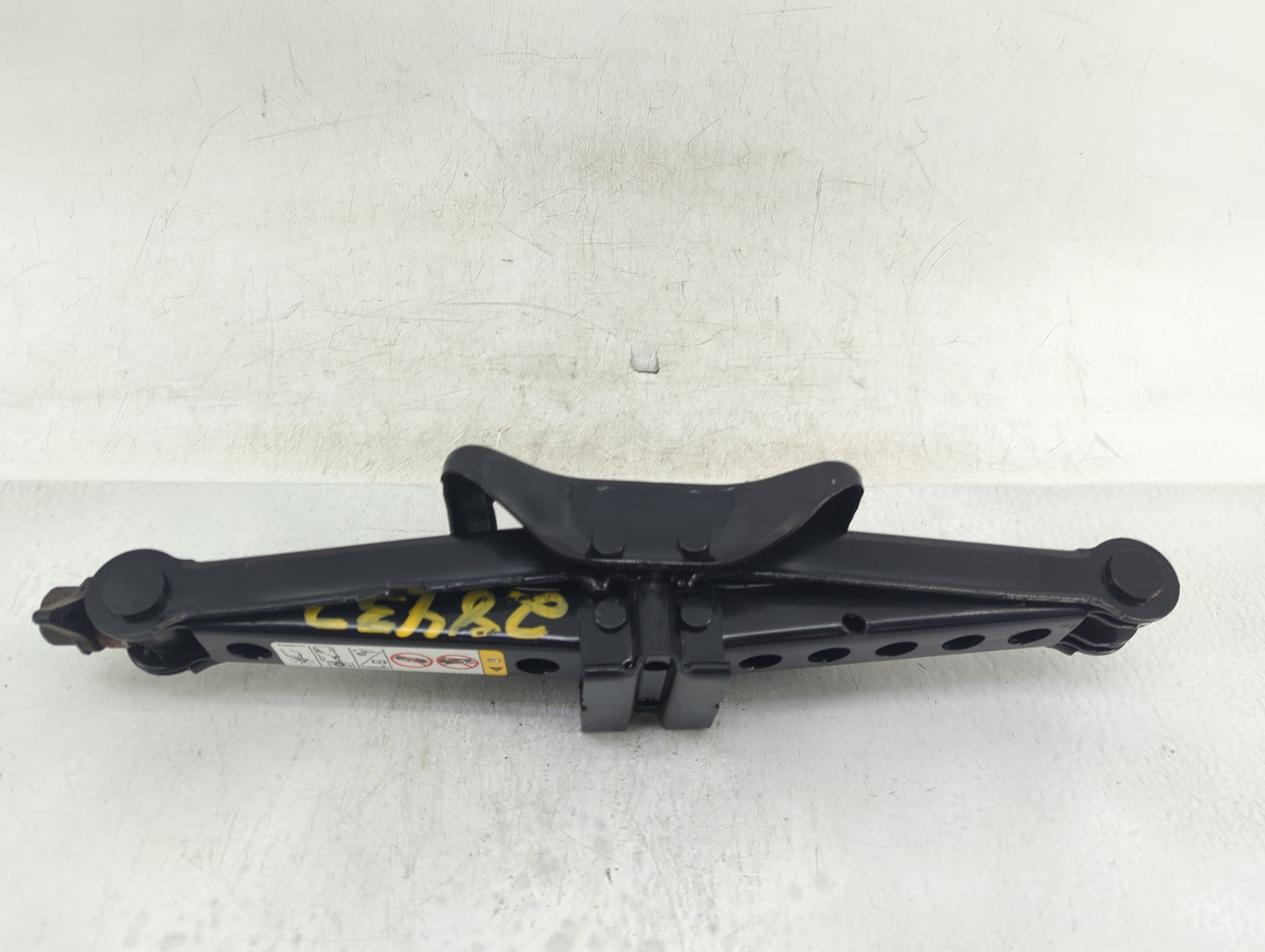 2016 Jeep Compass Spare Scissor Car Jack - Oemusedautoparts1.com
