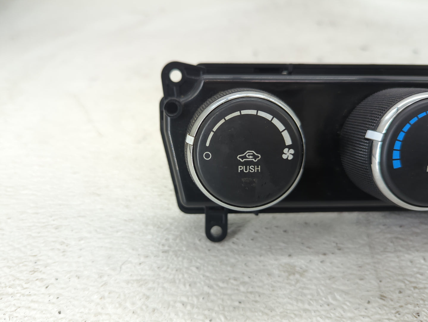 2016 Jeep Compass Climate Control Module Temperature AC/Heater Replacement P/N:P55111278AF Fits Fits 2011 2012 2013 2014 201