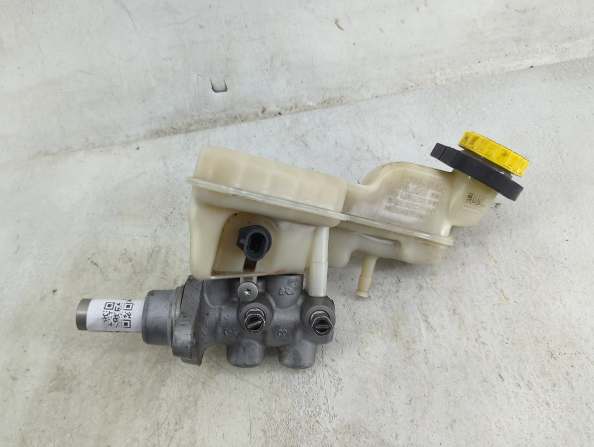 Jeep Compass Brake Master Cylinder 1496587 - Oemusedautoparts1.com