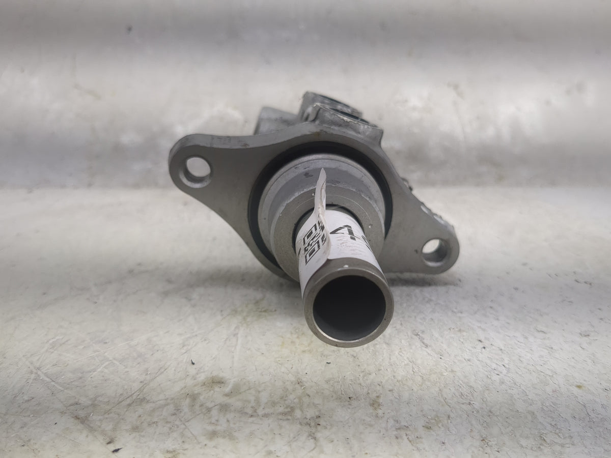 Jeep Compass Brake Master Cylinder 1498087 - Oemusedautoparts1.com