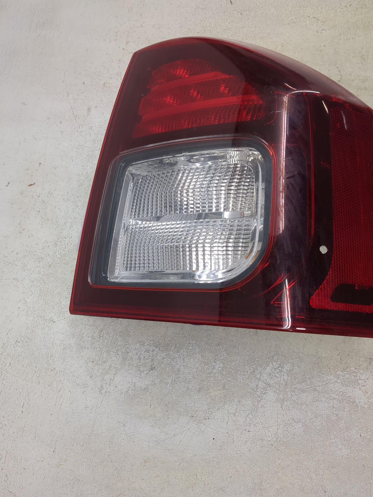 2014-2017 Jeep Compass Tail Light Assembly Passenger Right OEM P/N:11-6447-00-1 11-6447-A0-1N Fits Fits 2014 2015 2016 2017 