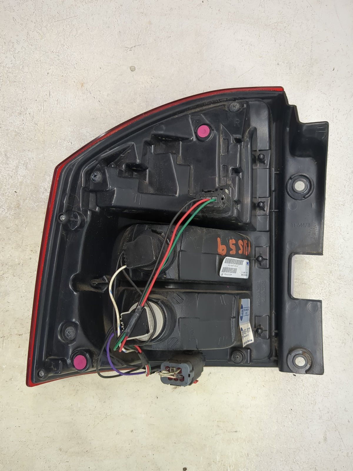 2014-2017 Jeep Compass Tail Light Assembly Passenger Right OEM P/N:11-6447-00-1 11-6447-A0-1N Fits Fits 2014 2015 2016 2017 
