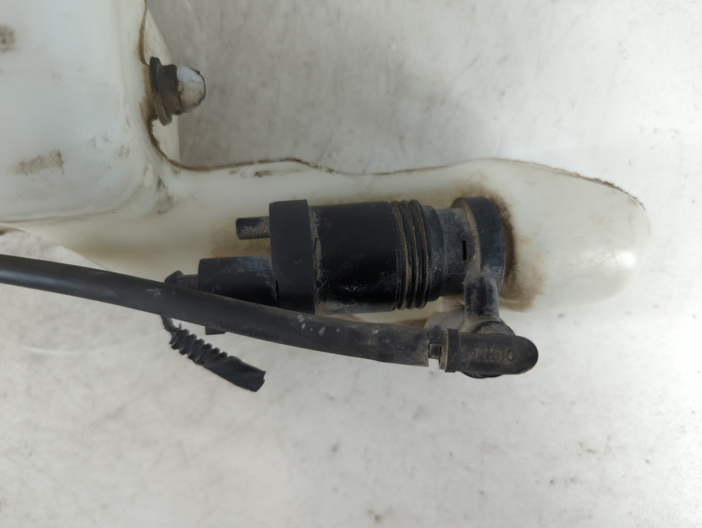 Jeep Compass Windshield Washer Fluid Reservoir Bottle Oem - Oemusedautoparts1.com