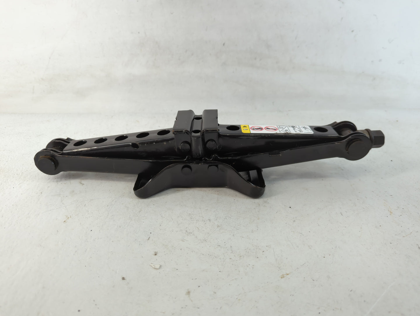 2016 Jeep Compass Spare Scissor Car Jack - Oemusedautoparts1.com