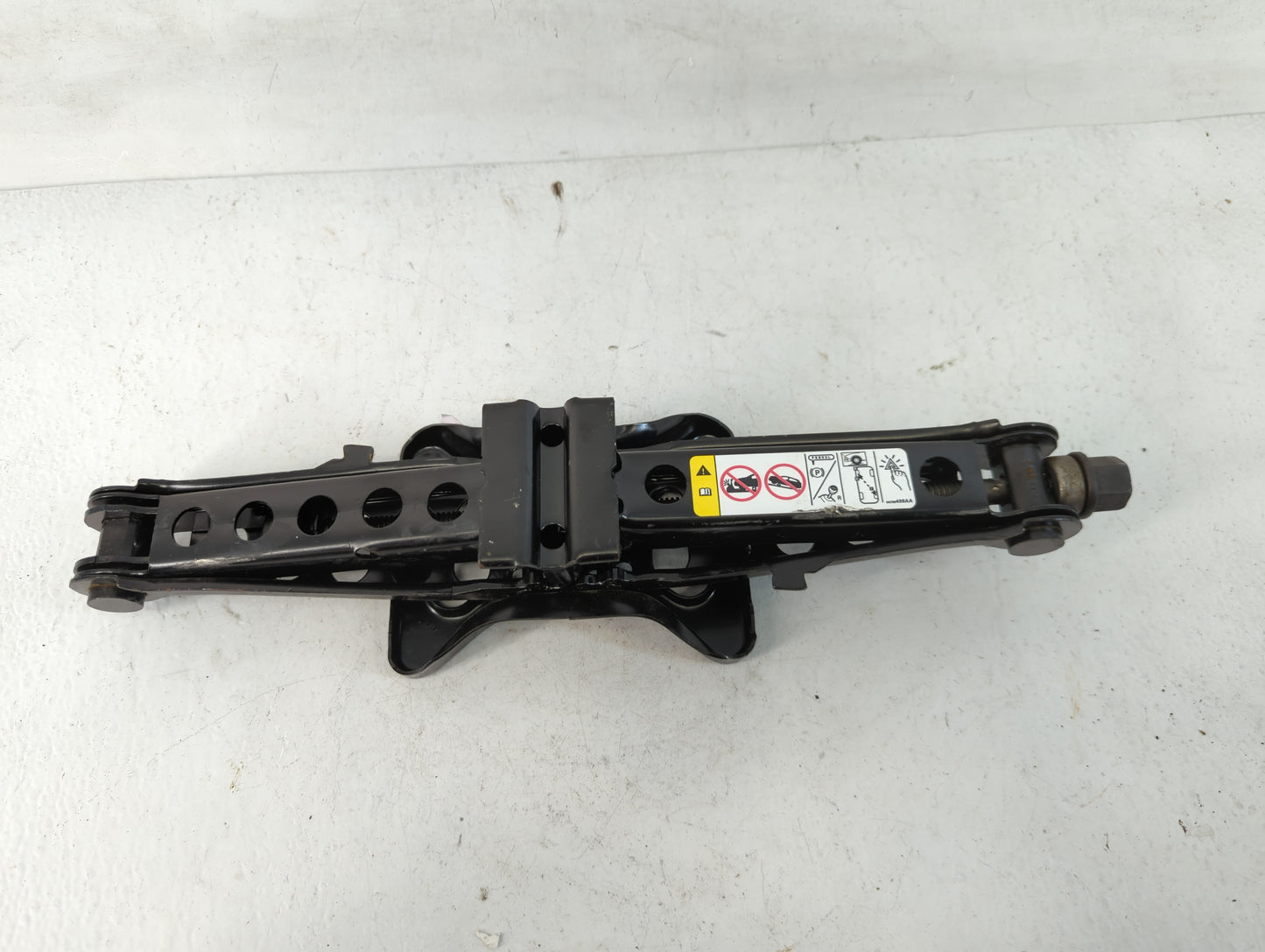 2016 Jeep Compass Spare Scissor Car Jack - Oemusedautoparts1.com