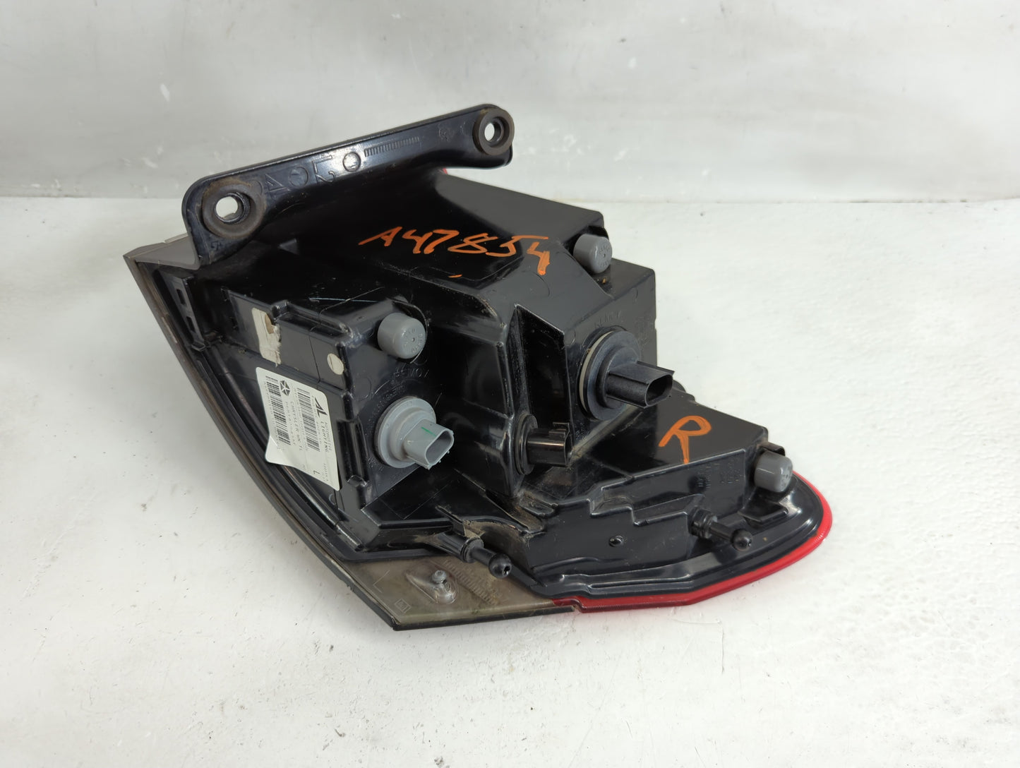 2014-2022 Jeep Grand Cherokee Tail Light Assembly Driver Left OEM P/N:P68142943AF Fits OEM Used Auto Parts - Oemusedautopart