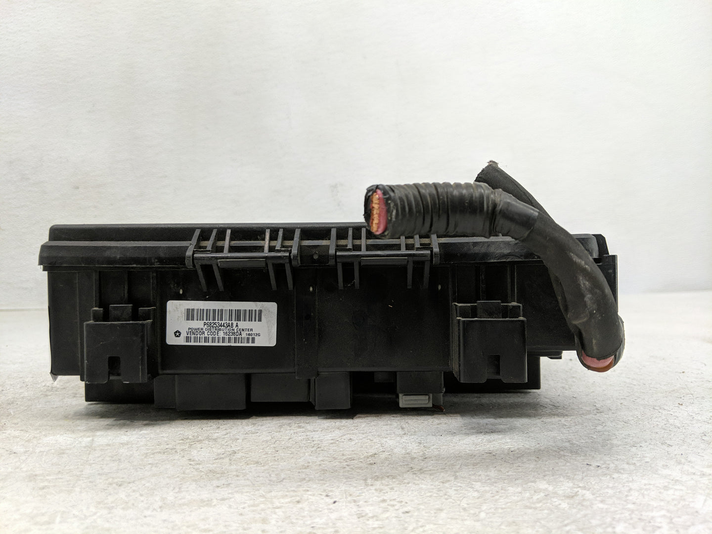 2016 Jeep Grand Cherokee Fusebox Fuse Box Panel Relay Module P/N:P68253443AB A Fits OEM Used Auto Parts - Oemusedautoparts1.