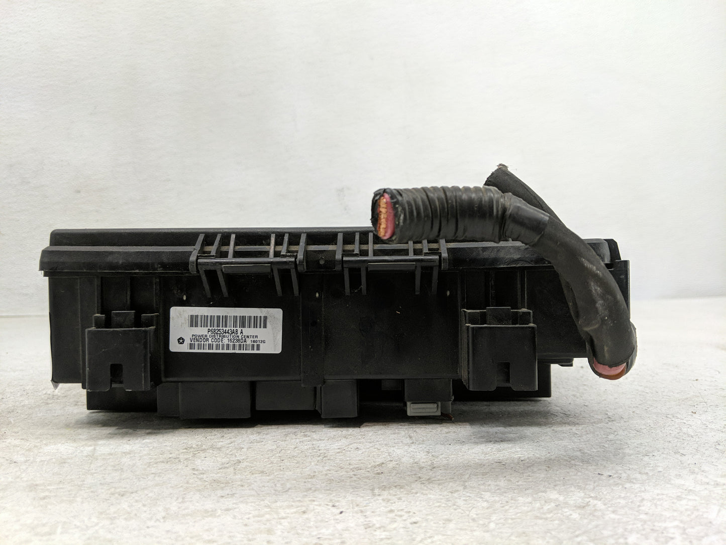 2016 Jeep Grand Cherokee Fusebox Fuse Box Panel Relay Module P/N:P68253443AB A Fits OEM Used Auto Parts - Oemusedautoparts1.