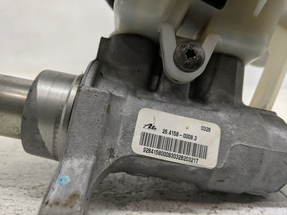 2016-2022 Jeep Grand Cherokee Brake Master Cylinder 1300904 - Oemusedautoparts1.com