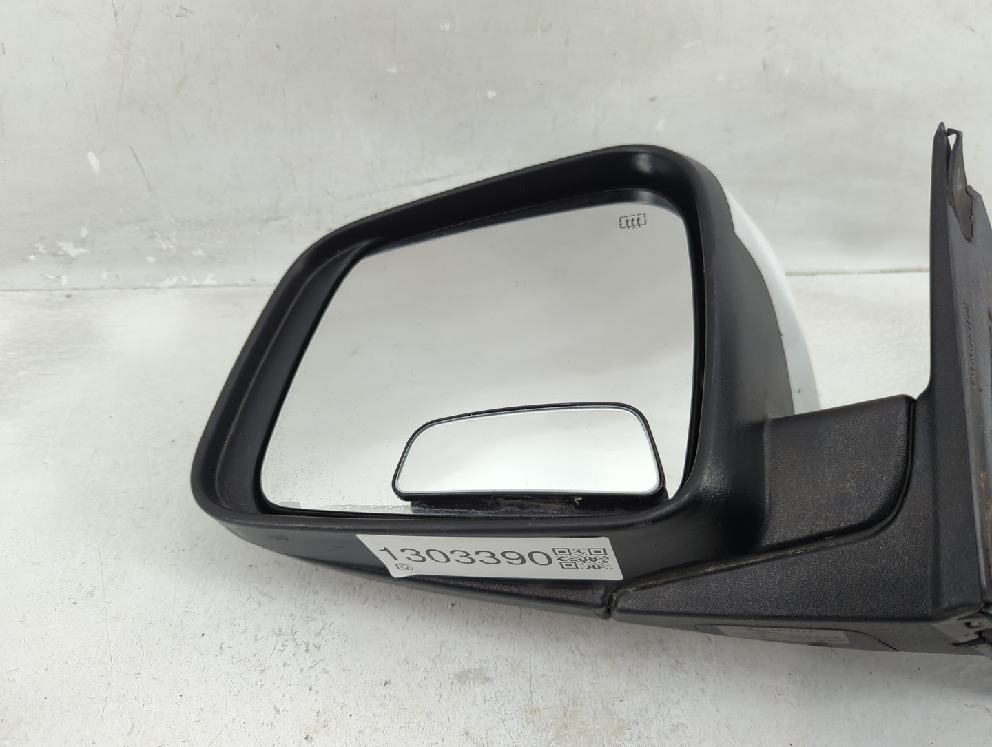 2011-2022 Jeep Grand Cherokee Driver Side View Mirror - Left Door Mirror OEM Used - Oemusedautoparts1.com