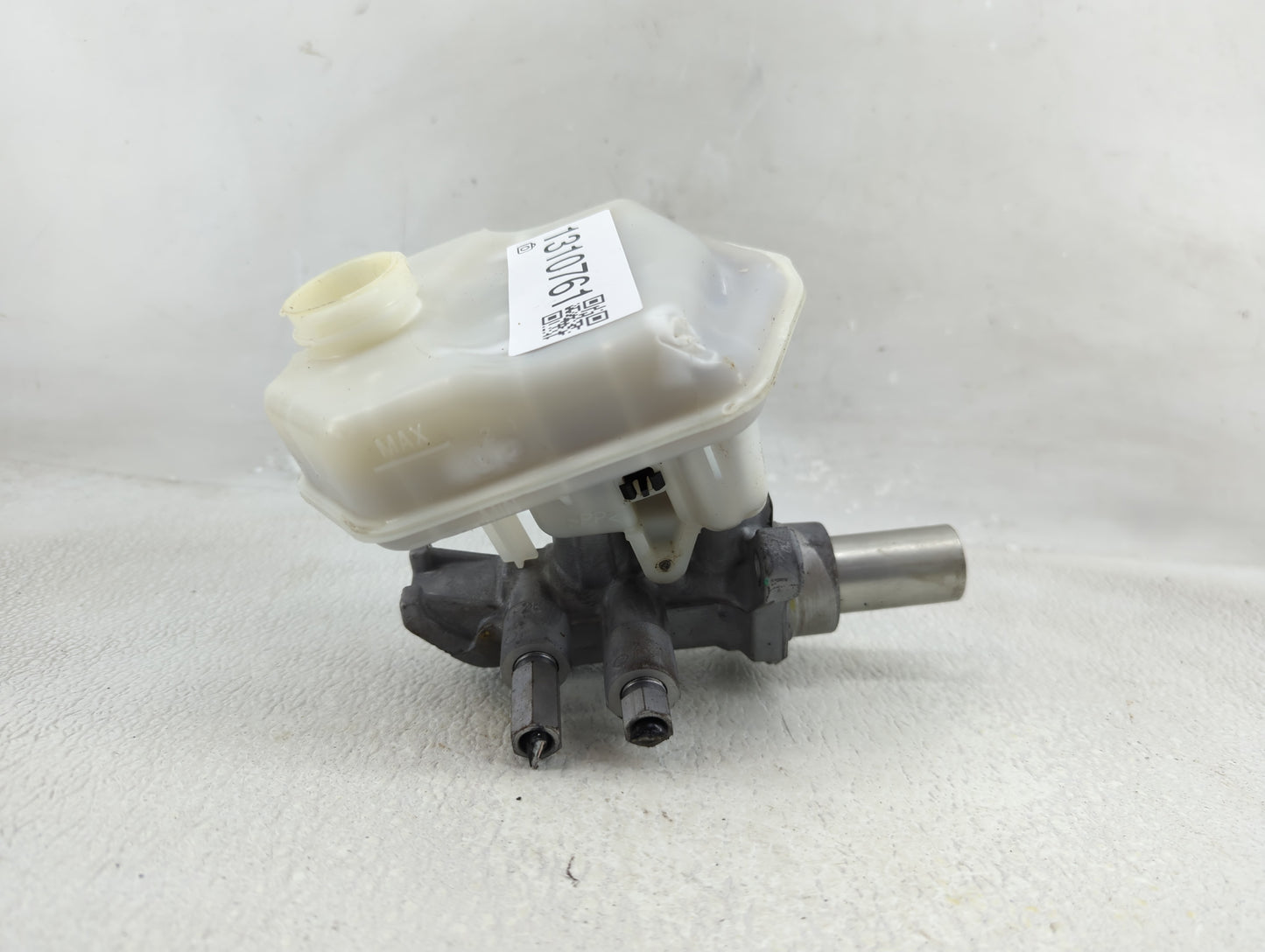 2016-2022 Jeep Grand Cherokee Brake Master Cylinder - Oemusedautoparts1.com