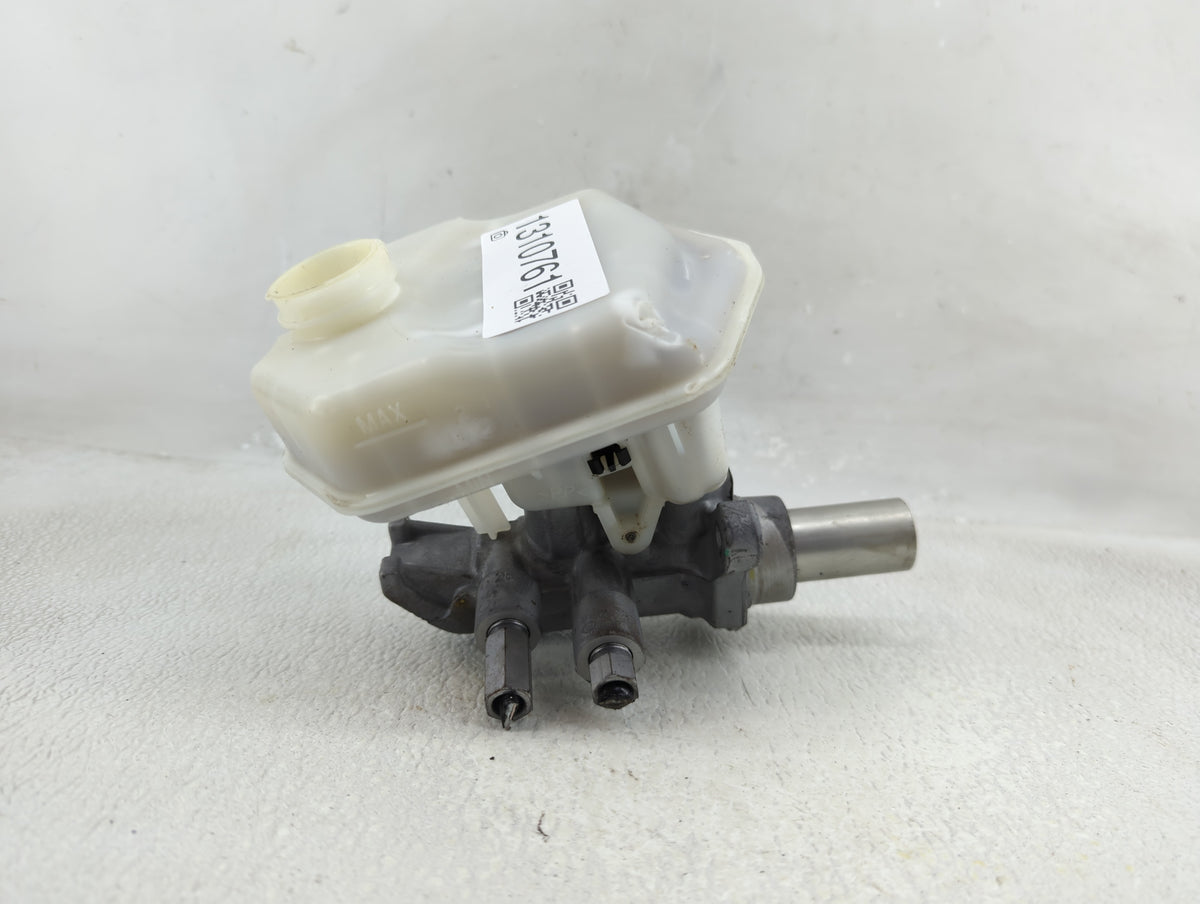 2016-2022 Jeep Grand Cherokee Brake Master Cylinder 1310761 - Oemusedautoparts1.com