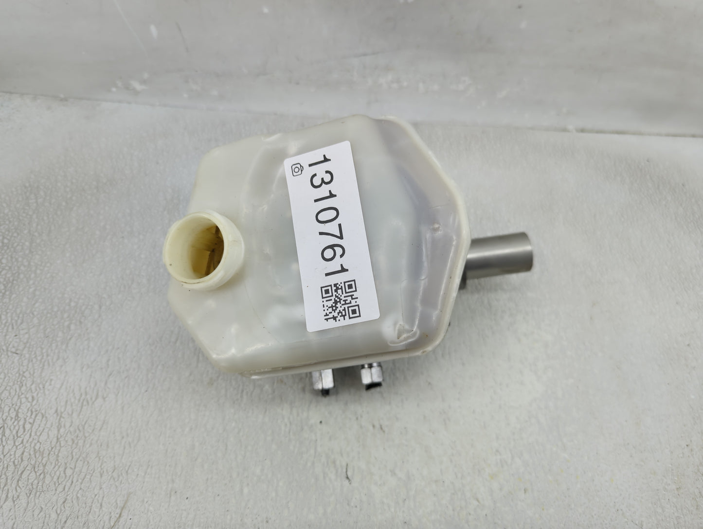 2016-2022 Jeep Grand Cherokee Brake Master Cylinder - Oemusedautoparts1.com