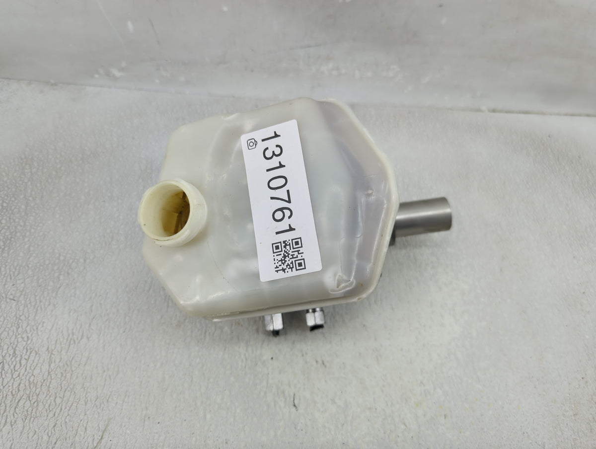 2016-2022 Jeep Grand Cherokee Brake Master Cylinder 1310761 - Oemusedautoparts1.com