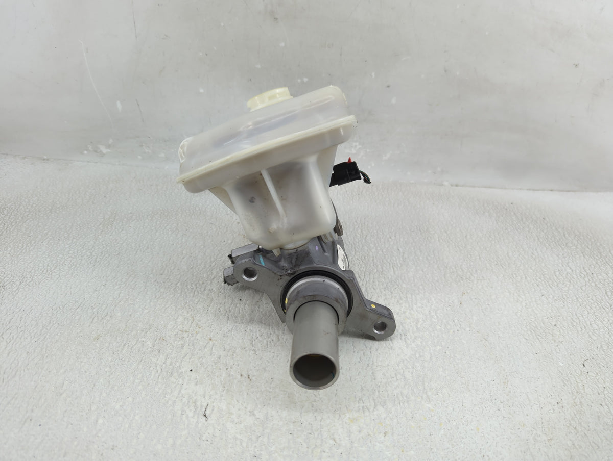 2016-2022 Jeep Grand Cherokee Brake Master Cylinder 1310761 - Oemusedautoparts1.com