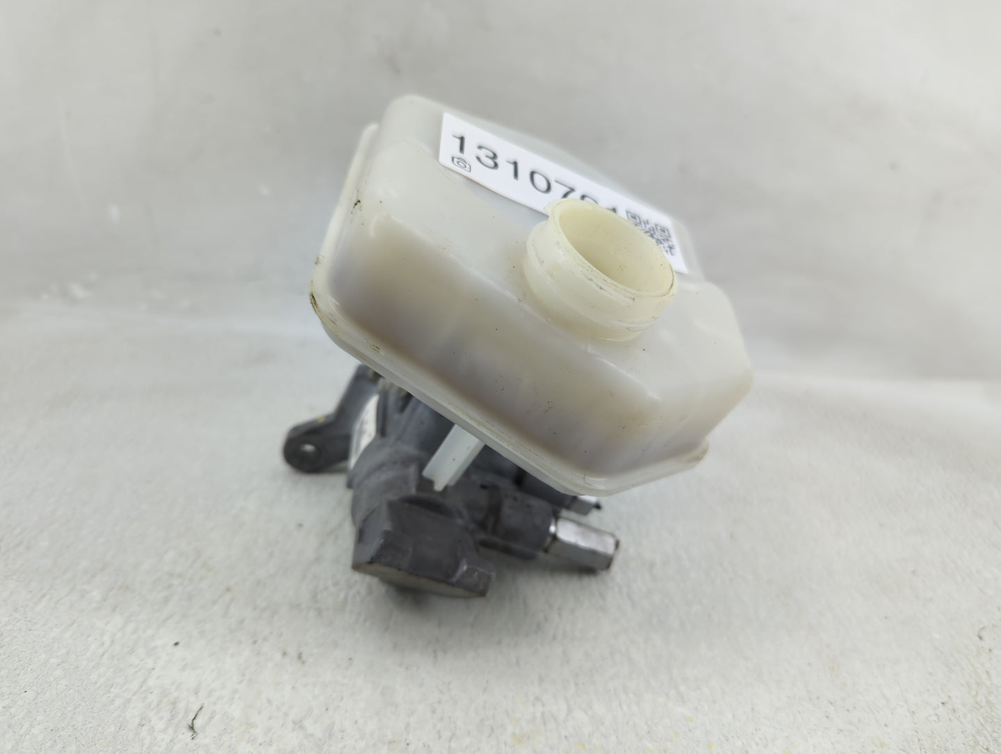 2016-2022 Jeep Grand Cherokee Brake Master Cylinder 1310761 - Oemusedautoparts1.com