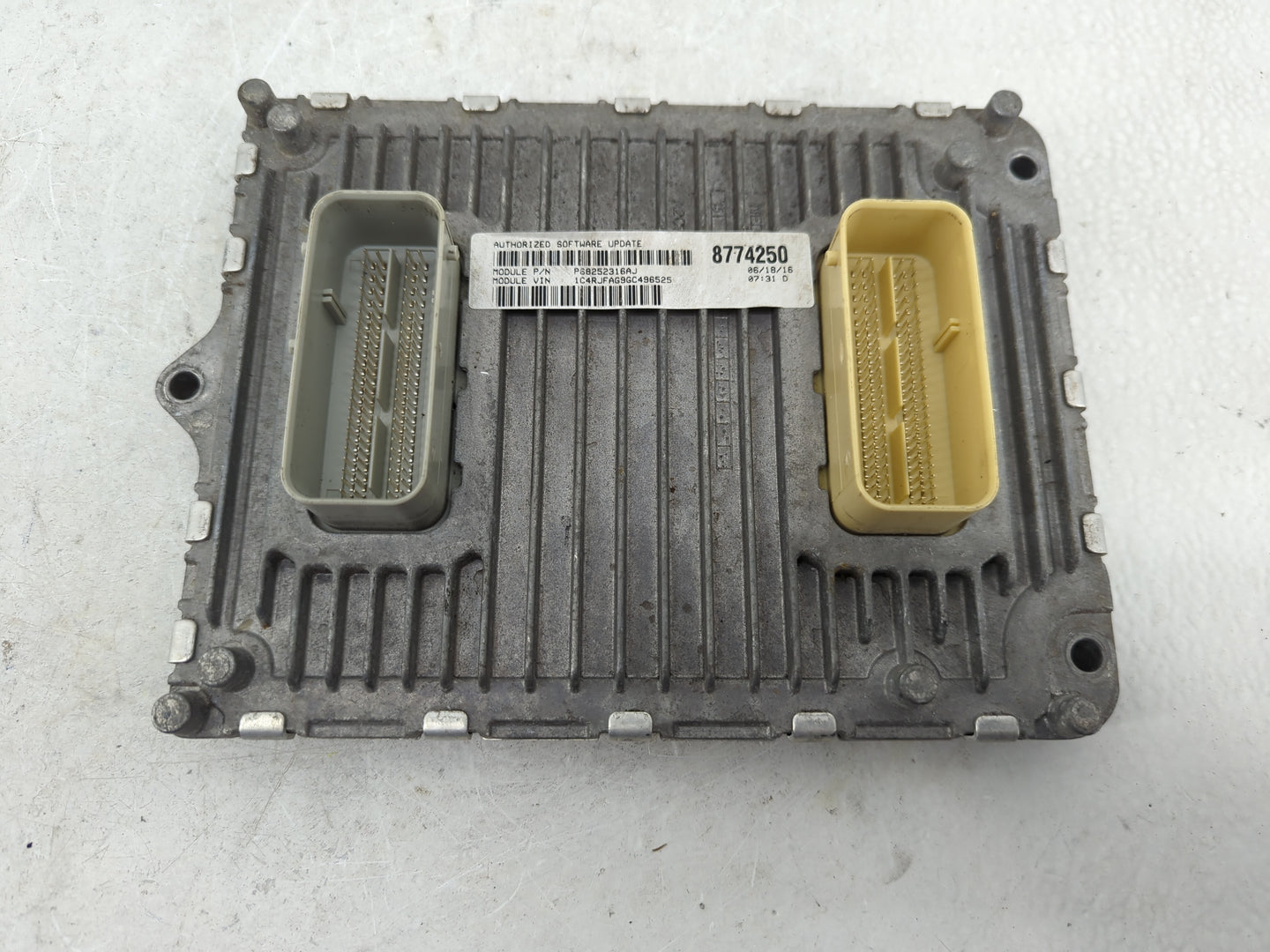 2016-2017 Jeep Grand Cherokee PCM Engine Control Computer ECU ECM PCU OEM P/N:P68252316AJ P68243326AA Fits Fits 2016 2017 OE
