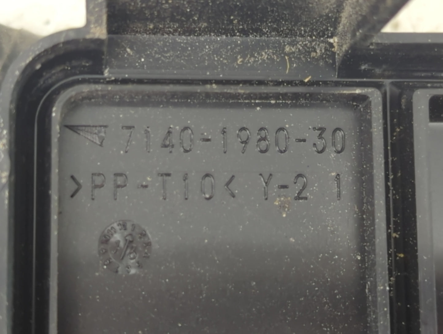 2016 Jeep Grand Cherokee Fusebox Fuse Box Panel Relay Module P/N:7140-1980-30 Fits OEM Used Auto Parts - Oemusedautoparts1.c