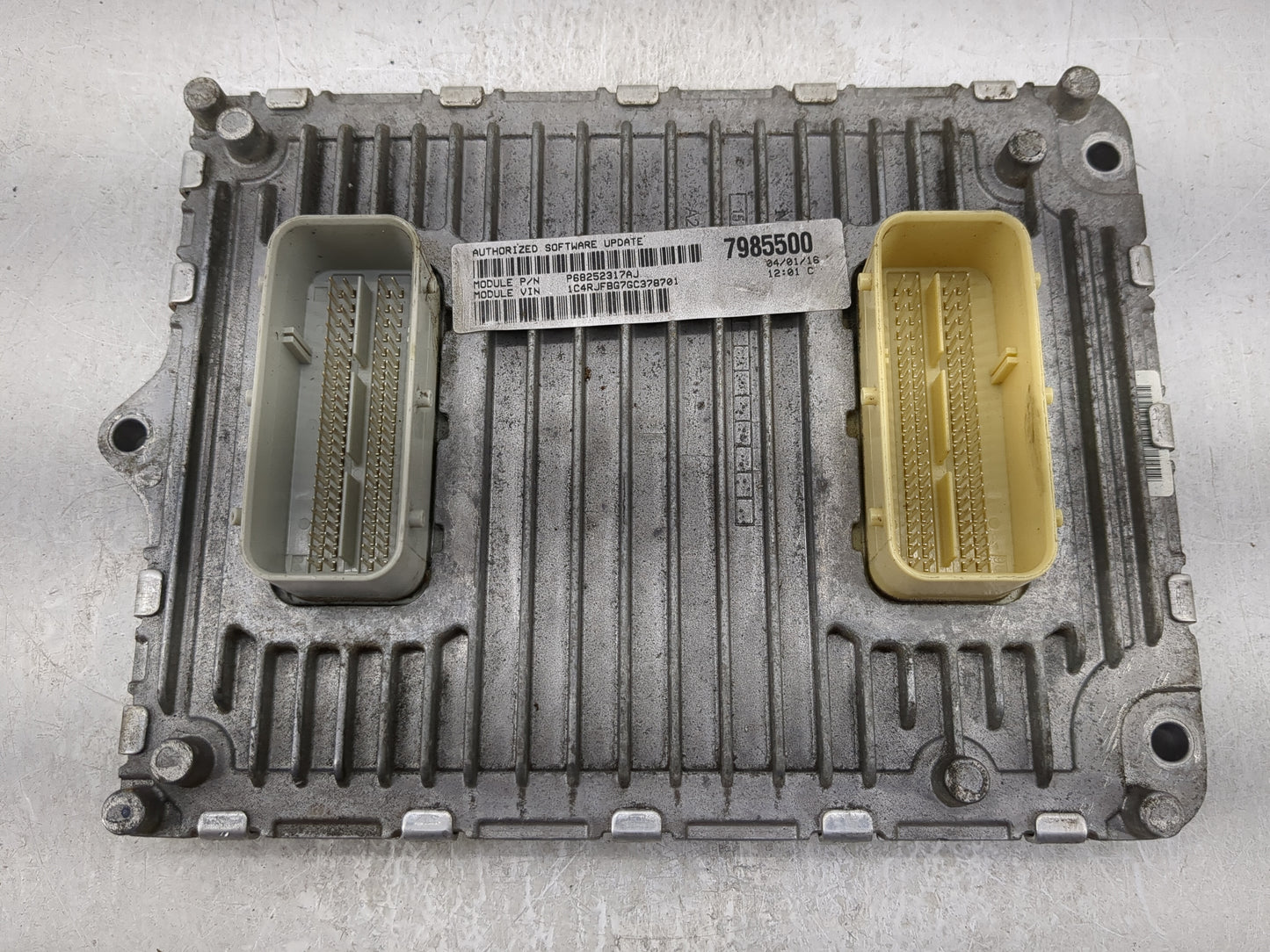 2016-2017 Jeep Grand Cherokee PCM Engine Control Computer ECU ECM PCU OEM P/N:P68252317AJ P68243326AA Fits Fits 2016 2017 OE