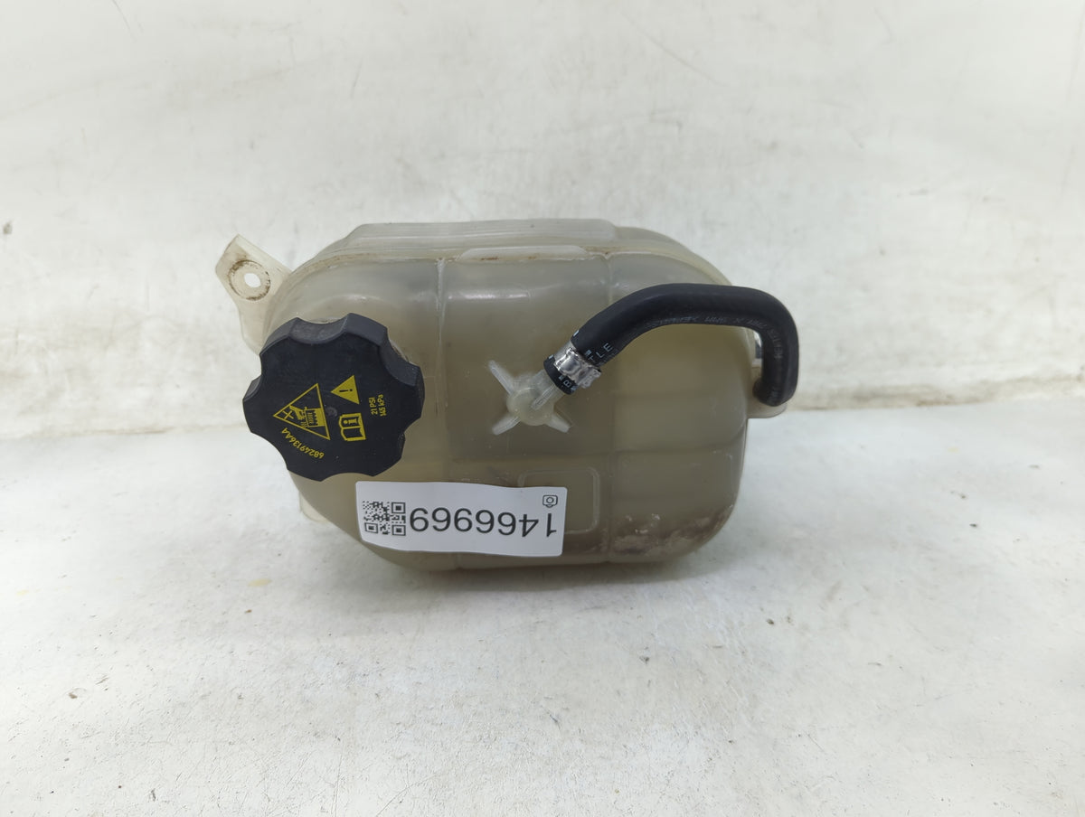 2016 Jeep Grand Cherokee Radiator Coolant Overflow Expansion Tank Bottle 1466969 - Oemusedautoparts1.com