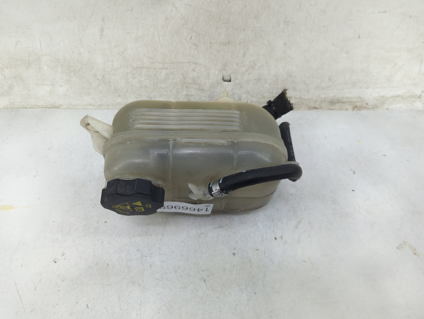 2016 Jeep Grand Cherokee Radiator Coolant Overflow Expansion Tank Bottle 1466969 - Oemusedautoparts1.com