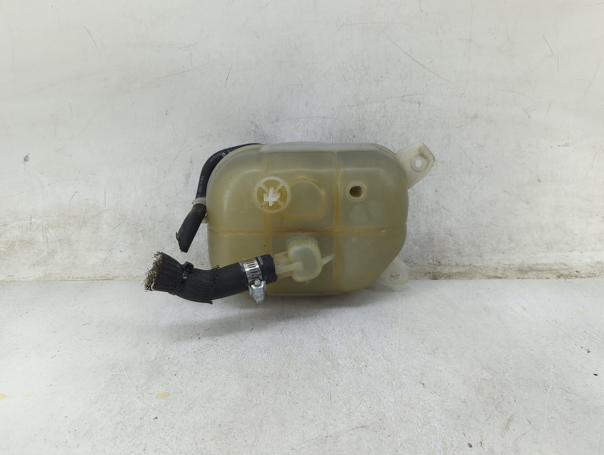 2016 Jeep Grand Cherokee Radiator Coolant Overflow Expansion Tank Bottle 1466969 - Oemusedautoparts1.com