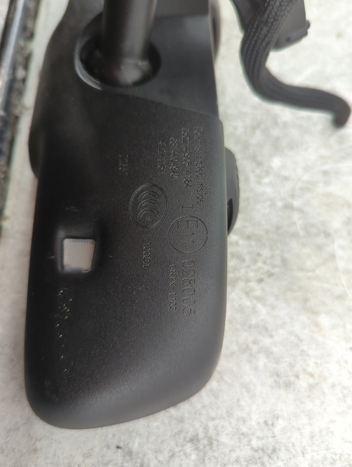 2016 Jeep Grand Cherokee Interior Rear View Mirror Replacement OEM P/N:E13 028005 GNTX-1122 Fits OEM Used Auto Parts - Oemus