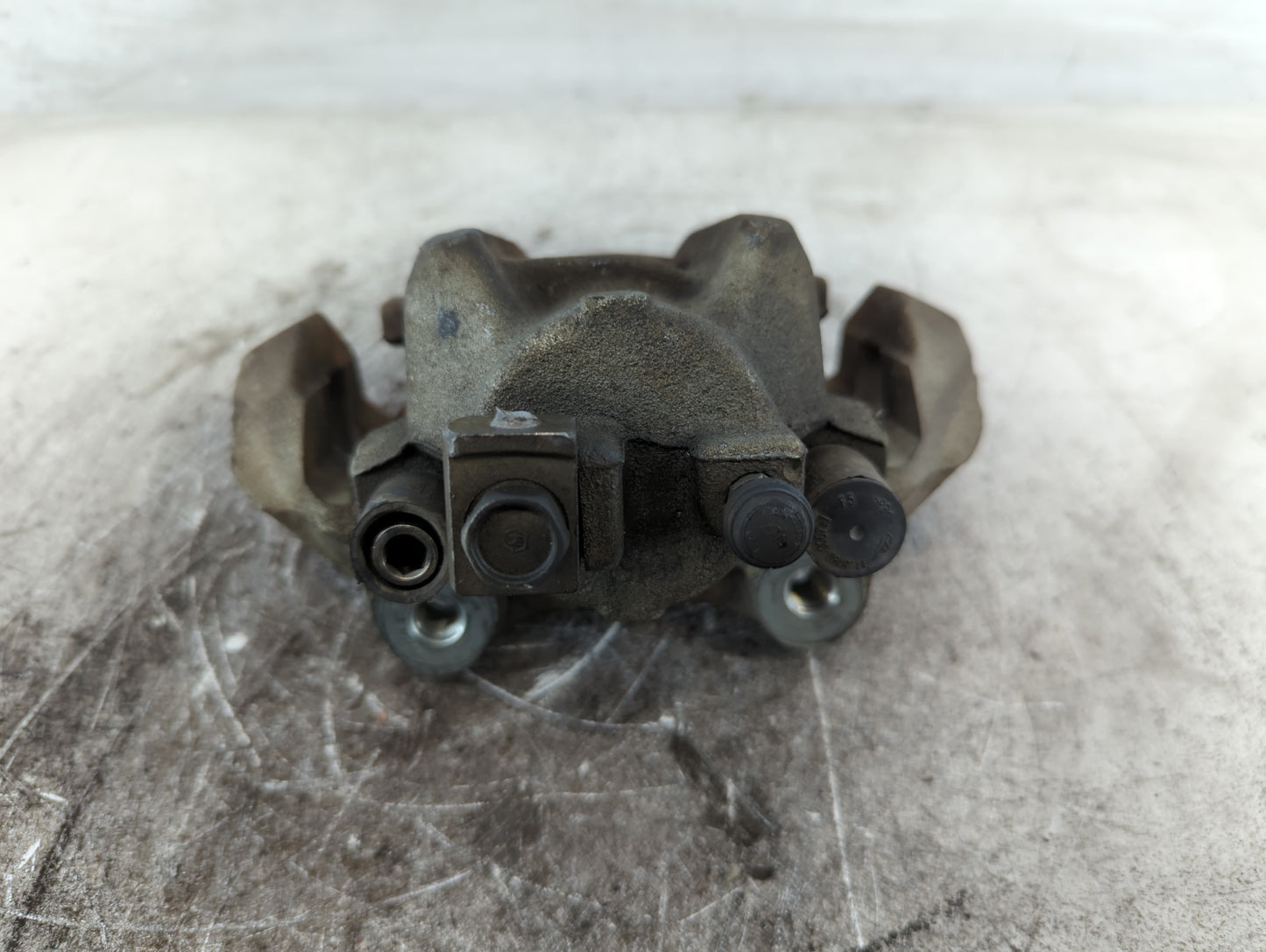2011-2020 Jeep Grand Cherokee Front Passenger Right Brake Caliper - Oemusedautoparts1.com
