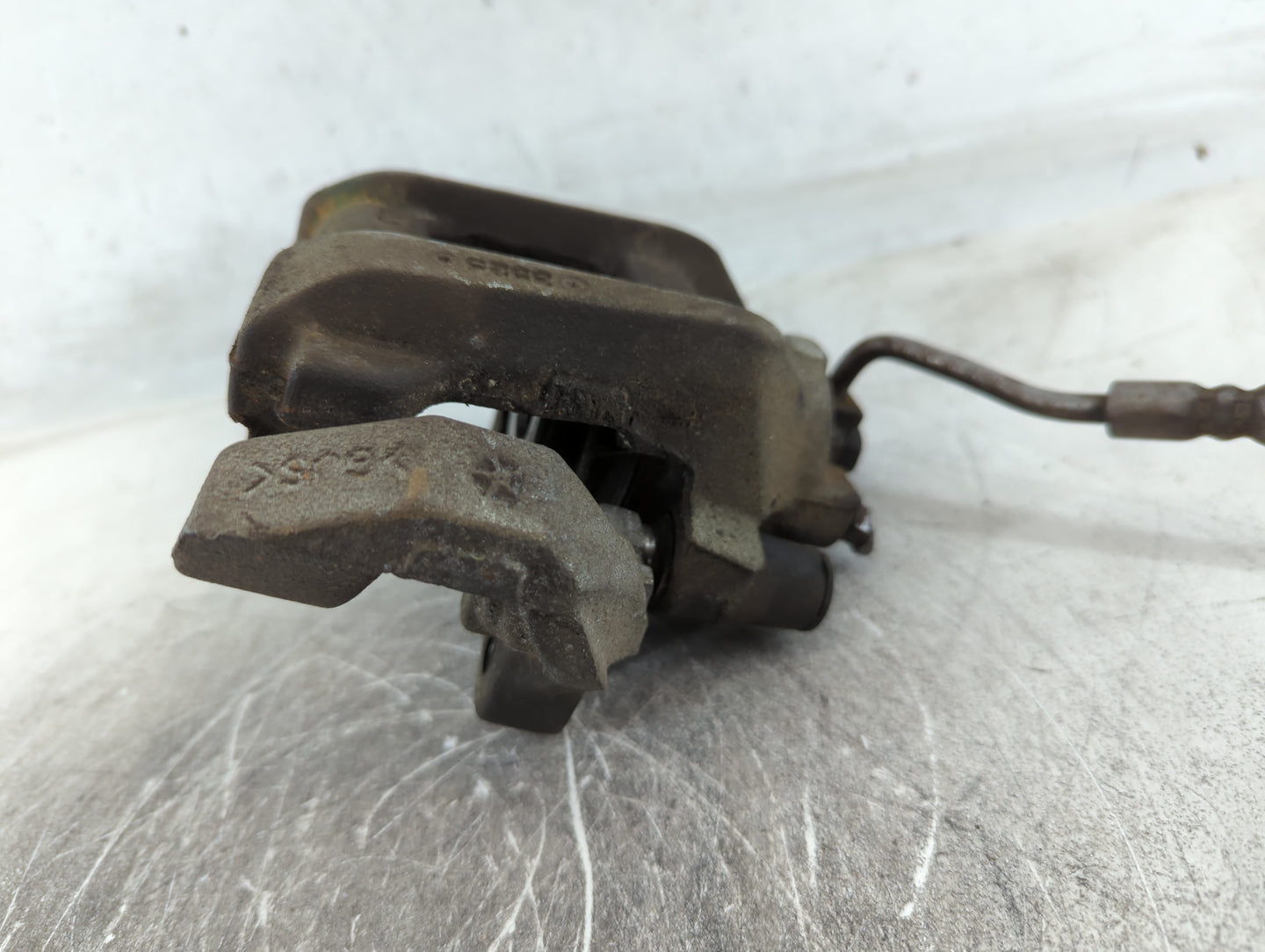 2011-2020 Jeep Grand Cherokee Front Driver Left Brake Caliper - Oemusedautoparts1.com