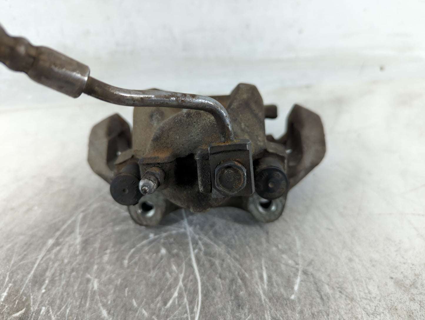 2011-2020 Jeep Grand Cherokee Front Driver Left Brake Caliper - Oemusedautoparts1.com