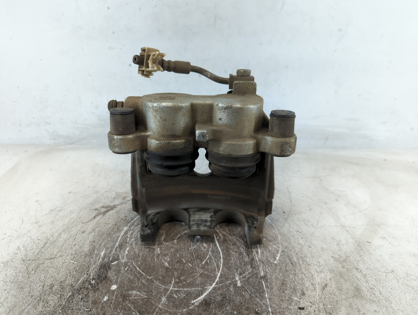 2012-2017 Jeep Grand Cherokee Front Passenger Right Brake Caliper - Oemusedautoparts1.com