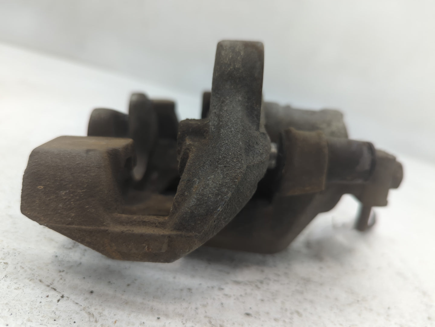 2011-2022 Jeep Grand Cherokee Front Driver Left Brake Caliper - Oemusedautoparts1.com
