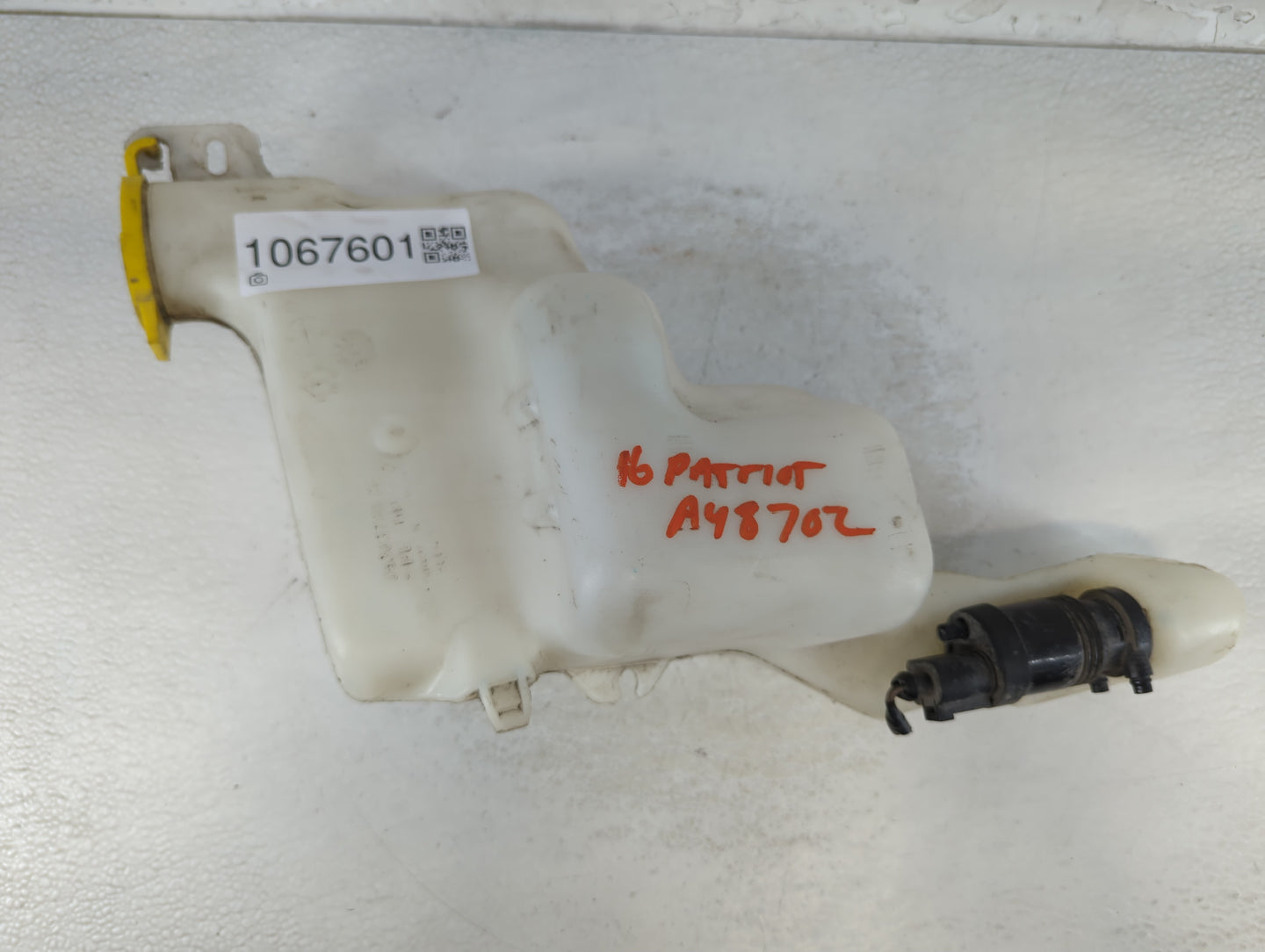 2007-2017 Jeep Patriot Windshield Washer Fluid Reservoir Bottle Oem - Oemusedautoparts1.com