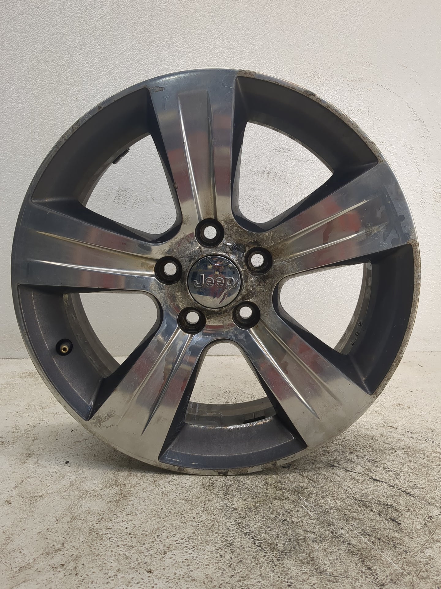 2016-2017 Jeep Patriot Oem Wheel Rim - Oemusedautoparts1.com