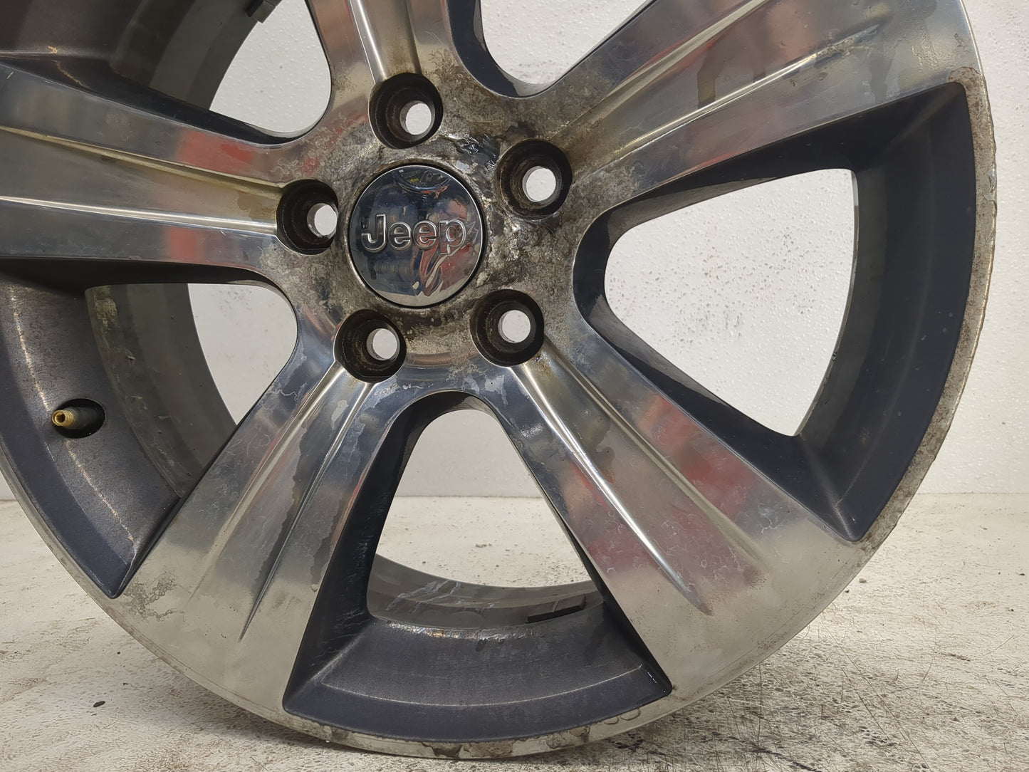 2016-2017 Jeep Patriot Oem Wheel Rim - Oemusedautoparts1.com