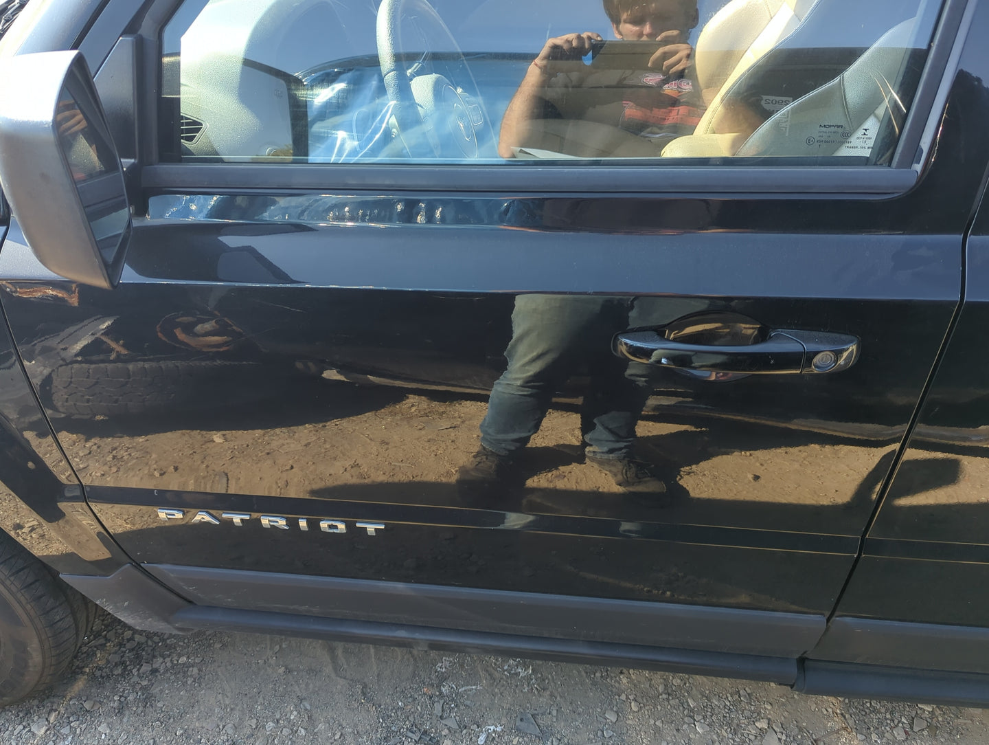 2011-2017 Jeep Patriot Driver Front Door Oem 1151971 - Oemusedautoparts1.com