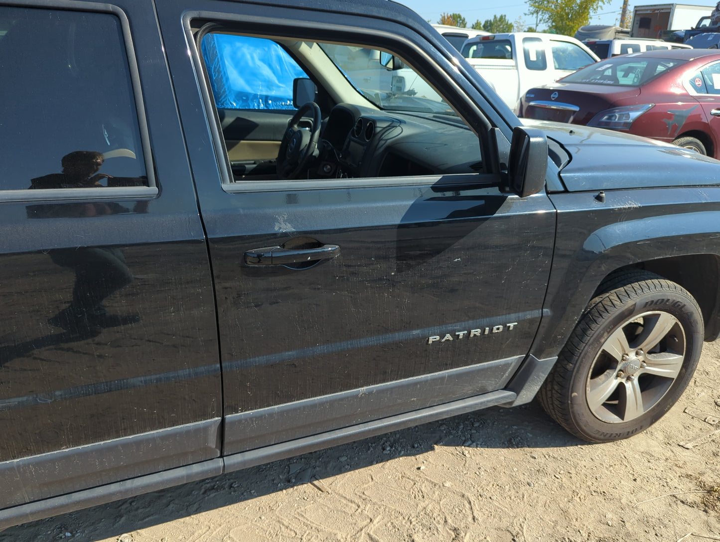 2011-2017 Jeep Patriot Passenger Front Door Oem - Oemusedautoparts1.com