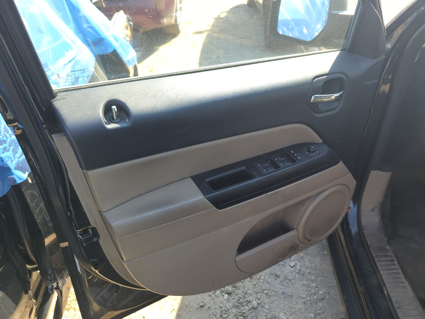 2016 Jeep Patriot Front Left Driver Interior Door Panel Trim 1152072 - Oemusedautoparts1.com