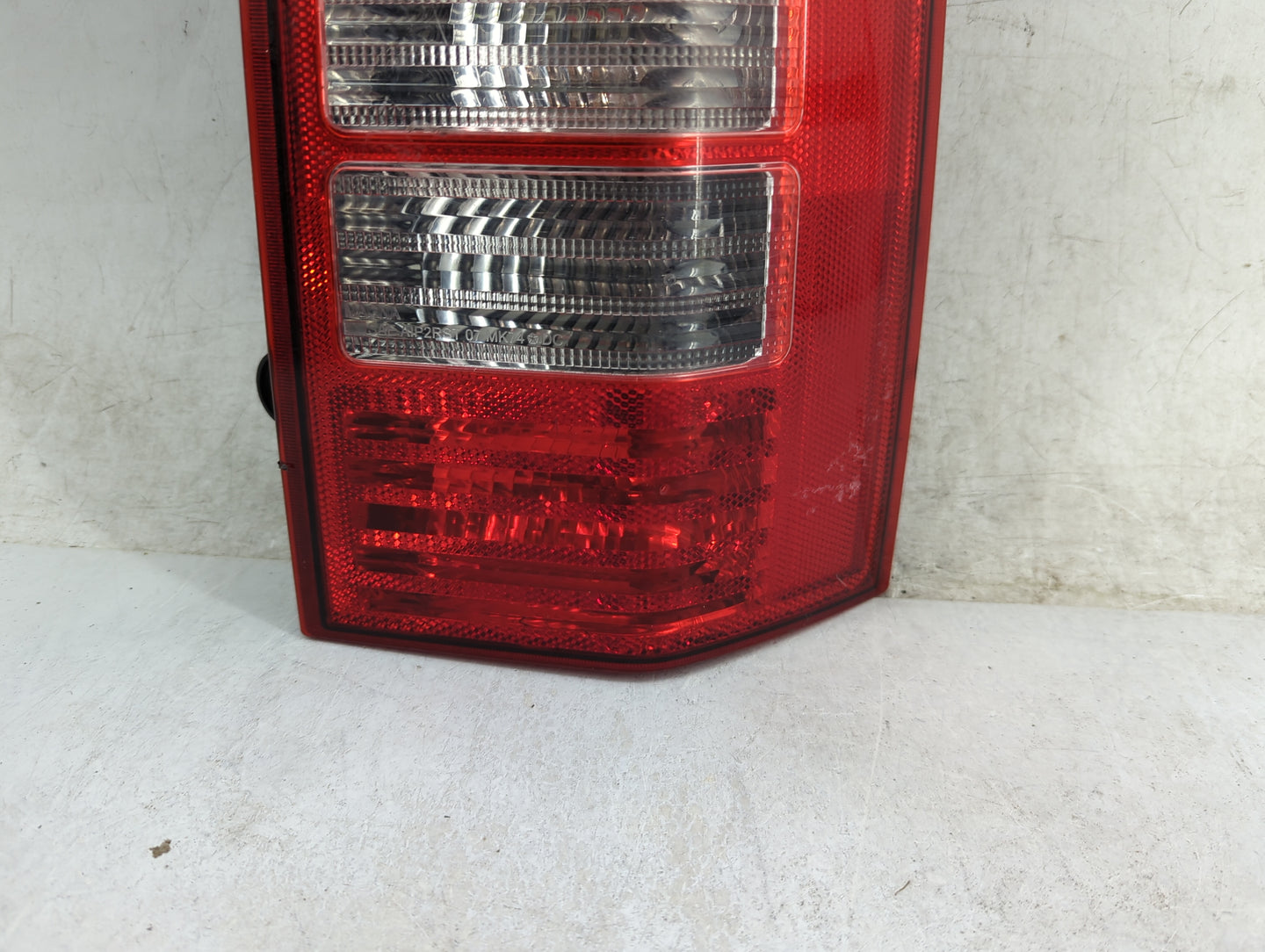 2008-2017 Jeep Patriot Tail Light Assembly Passenger Right OEM Fits Fits 2008 2009 2010 2011 2012 2013 2014 2015 2016 2017 O