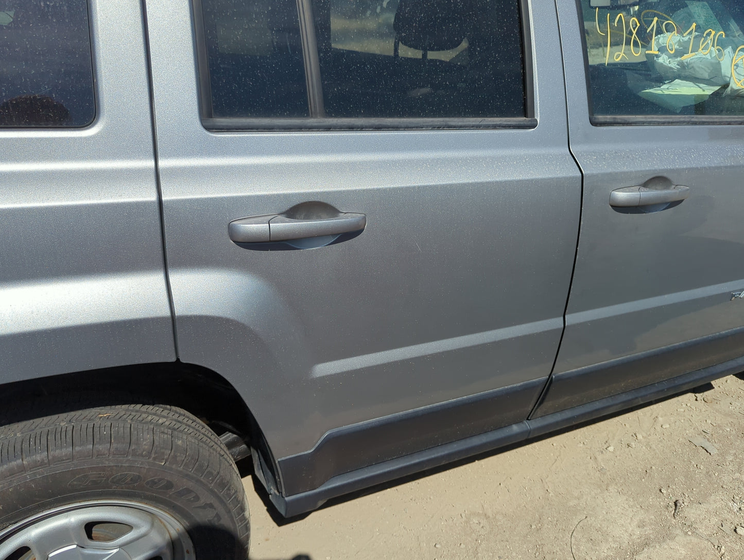 2011-2017 Jeep Patriot Passenger Rear Door Oem - Oemusedautoparts1.com