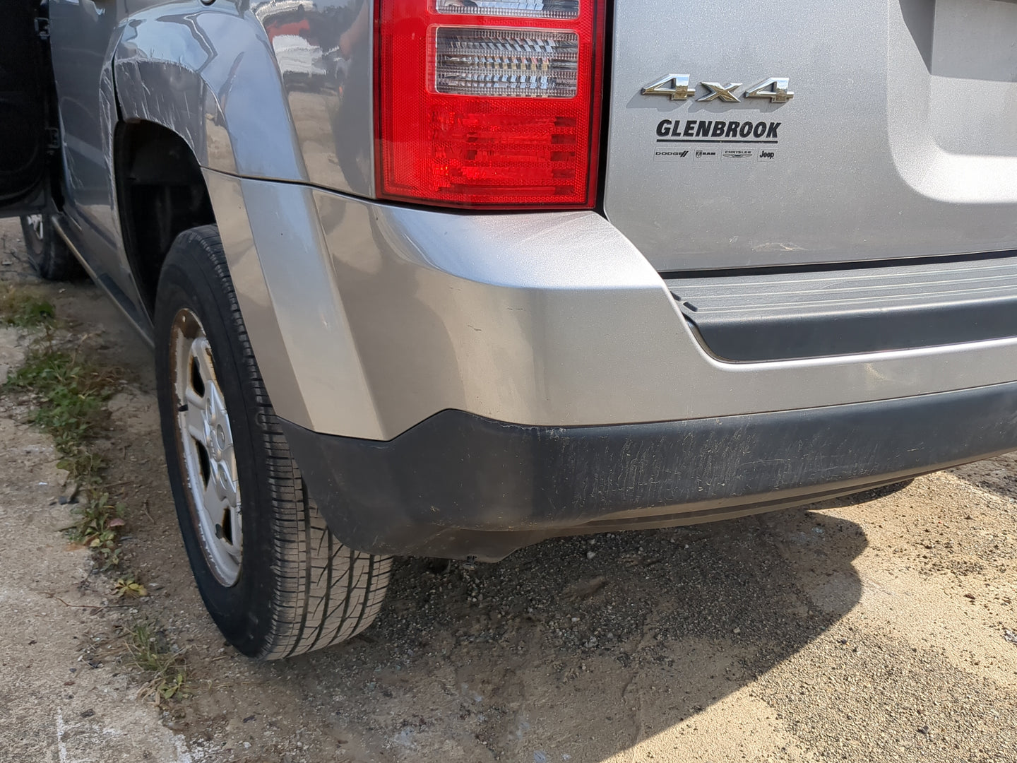 2011-2017 Jeep Patriot Rear Bumper Assembly Oem - Oemusedautoparts1.com