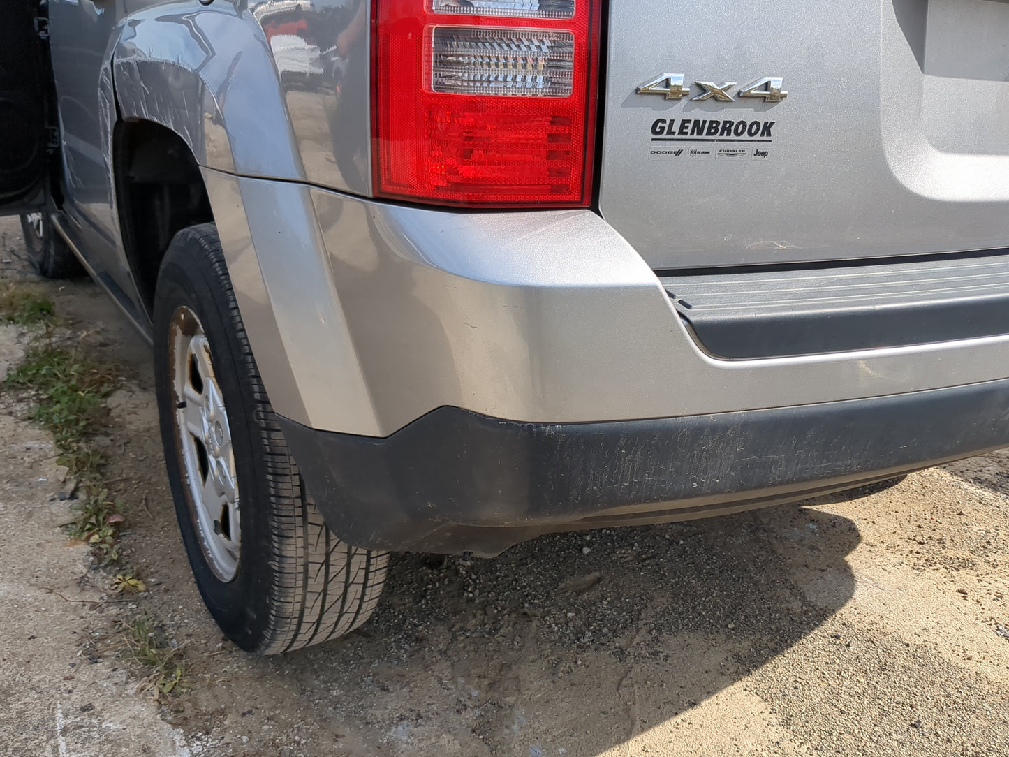 2011-2017 Jeep Patriot Rear Bumper Assembly Oem - Oemusedautoparts1.com