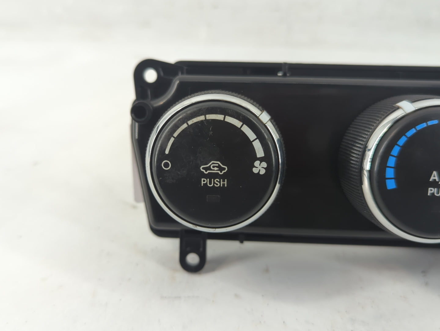 2011-2017 Jeep Patriot Climate Control Module Temperature AC/Heater Replacement P/N:P55111278AE Fits OEM Used Auto Parts - O