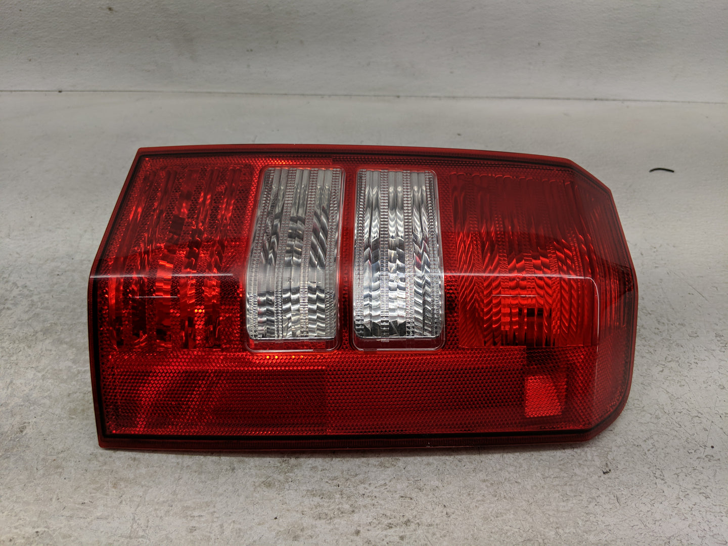 2008-2017 Jeep Patriot Passenger Right Side Deck Lid Mounted Tail Light - Oemusedautoparts1.com